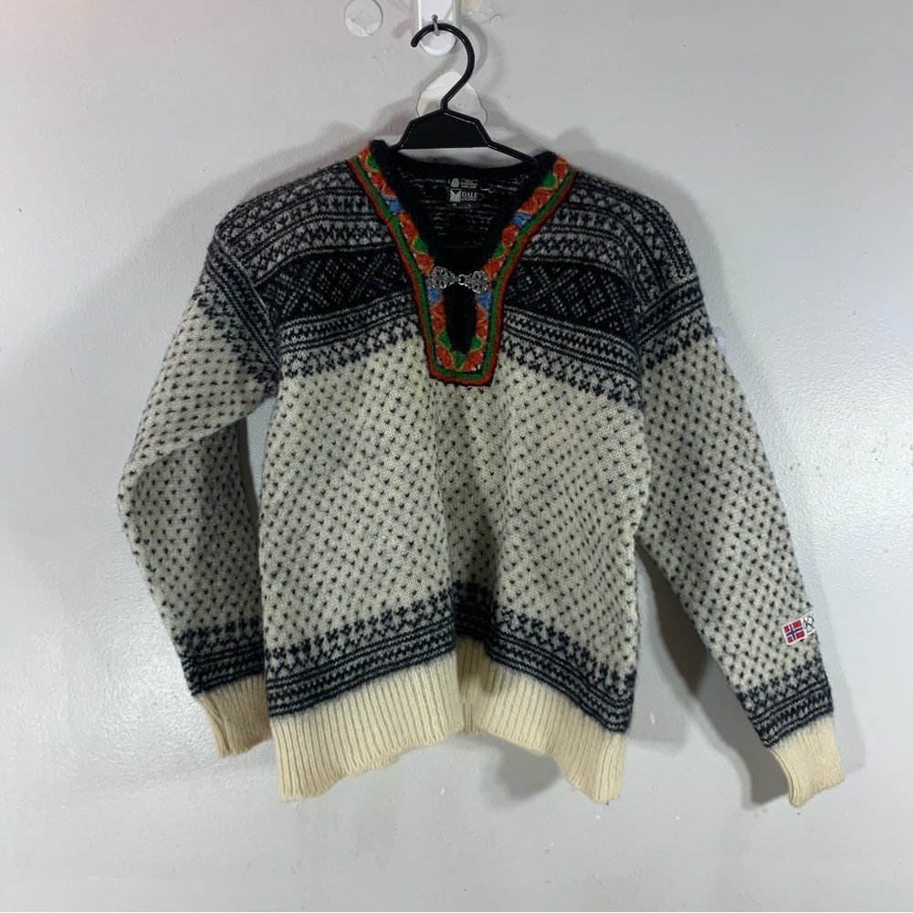 Vintage dale of norway pure wool pull-over folck , cardigan sweater